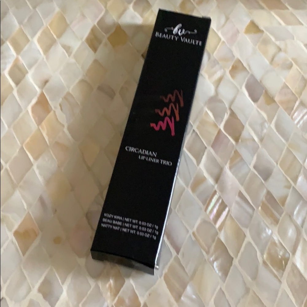💗HP!- Beauty Vaulte circadian Lip Liner Trio - Picture 1 of 3